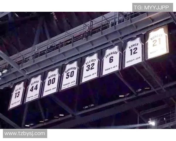 足球传奇退场球衣背后的故事与情感时刻解析