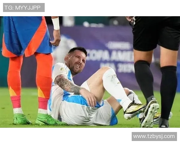 足球场上球星遭遇严重伤情提前离场球迷与队友共同为其祈祷恢复健康